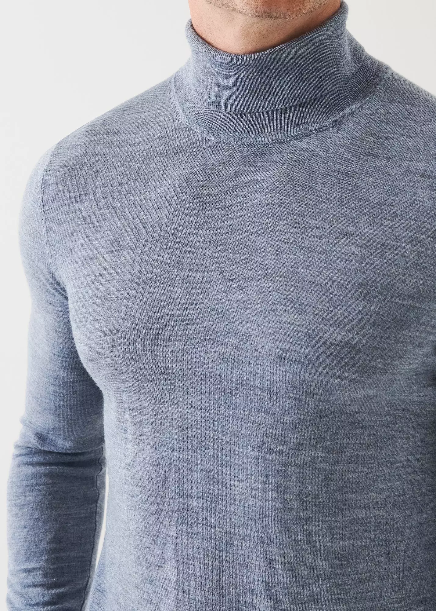 EXTRA-FINE MERINO TURTLENECK