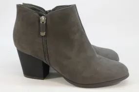 Style & Co. Masrinaa Women's Grey Boots 9M(ZAP9863)